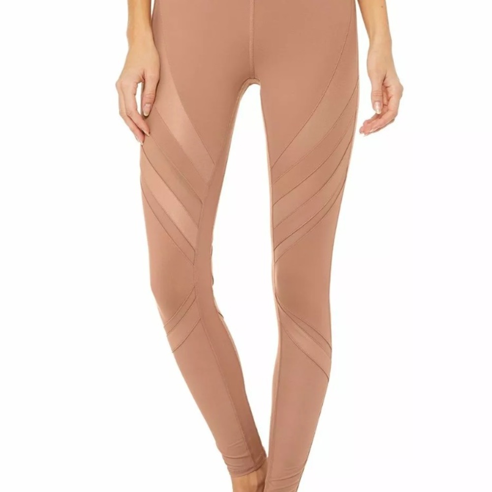 Alo Leggings In “Rosewater”